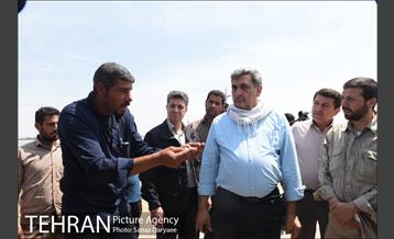 بازدید شهردار تهران از بخش سیل زده بستان خوزستان 5