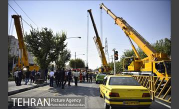 سقوط جرثقیل در بزرگراه شهید محلاتی 13