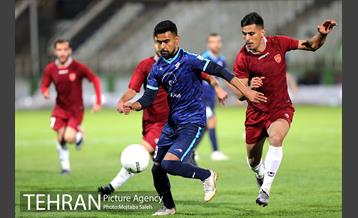 دیدار تیم های فوتبال پیکان و شهر خودرو 22