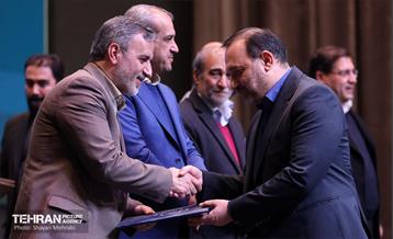 آیین تجلیل از برگزیدگان مناطق 22 گانه 21