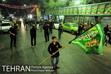 عزاداری شب تاسوعا در خیابان های تهران 11