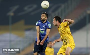 دیدار تیم‌های فوتبال استقلال و سپاهان 21