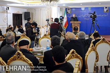 نشست صمیمانه شهردار تهران با خانواده های شهدای آتش نشان و آسیب دیدگان حادثه ساختمان پلاسکو 24