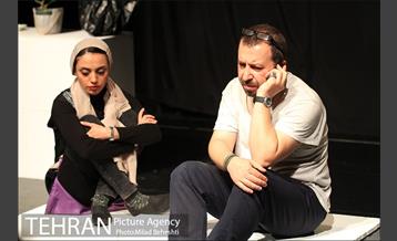 نمایش من من نیست، دشمن است و دشمن لجن است‎ 12