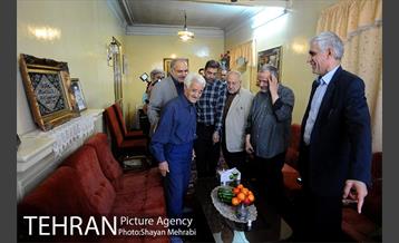 حضور شهردار تهران در منزل شهید محمدرضا امیری پری 2