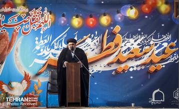 اقامه نماز عید فطر در امامزادگان پنج تن لویزان  4