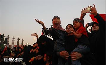 بدرقه خادمان و زائران اربعین 36