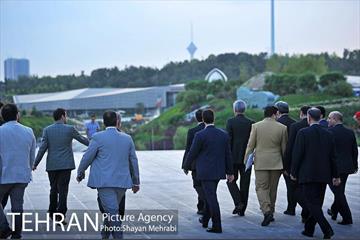 بازدید مهندس افشانی شهردار تهران از مجموعه باغ کتاب 36