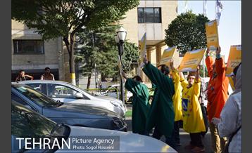 آموزش فرهنگ ترافیک توسط بچه های سندرم دان 17