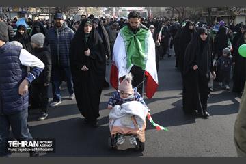 راهپیمایی یوم الله 22 بهمن 1