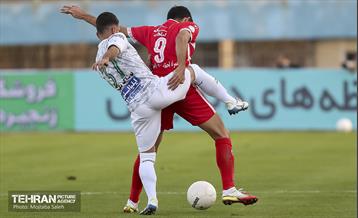 دیدار تیم های فوتبال پرسپولیس و آلومینیوم اراک 10