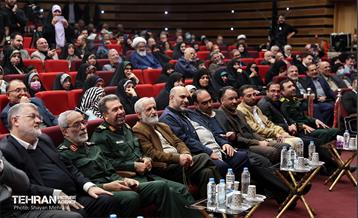 نخستین گردهمایی تجلیل از جانبازان پاسدار آزاده 53