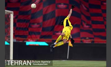 دیدار تیم های فوتبال پرسپولیس و گل گهر 12