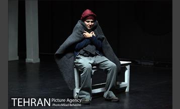 نمایش خداوند هایم را فراموش کرده است‎ 12