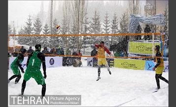 نخستین دوره مسابقات بین‌المللی «والیبال برفی» در پیست دیزین