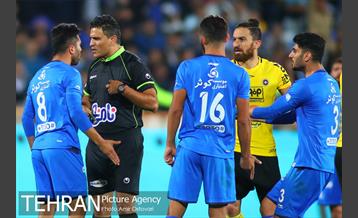 دیدار تیم های استقلال تهران و سپاهان اصفهان 24