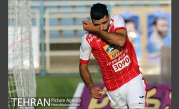 دیدار تیم‌های فوتبال گسترش فولاد و پرسپولیس 5