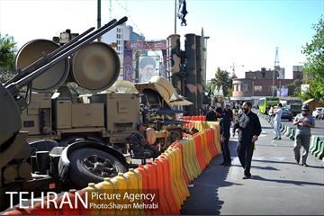 نمایشگاه دفاع مقدس در میدان بهارستان 20