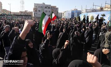 اجتماع مردم تهران در پی شهادت رهبر انقلاب - 2 73