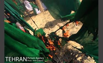 مراسم آتش زدن خیمه ها در ظهر عاشورا‎ 34