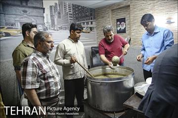 افطاری ساده تاکسی رانی در پایانه سازمان آب 8