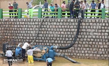امدادرسانی سازمان مدیریت پسماند شهرداری تهران به مناطق سیل زده یزد