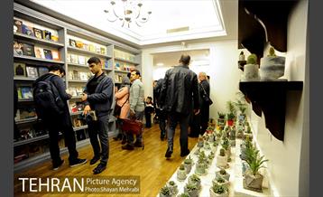 افتتاح «کافه کتاب ققنوس» در هفته کتاب 23