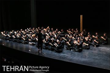 نمایش "من" در پردیس تئاتر تهران (خاوران) 15