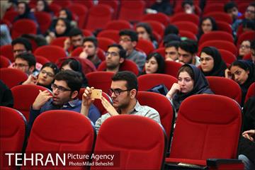 اکران و نقد فیلم سینمایی رگ خواب در دانشگاه امیرکبیر‎ 18