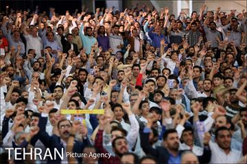 نماز عید فطر به امامت رهبر انقلاب 1