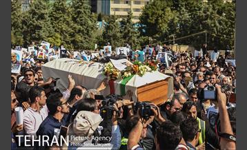 مراسم تشییع پیکر عباس کیارستمی 18