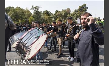 عزاداری روز عاشورا در محله دولت آباد  3