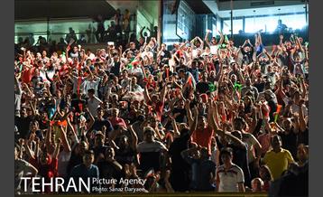 تماشای دیدار تیم‌های ملی ایران و پرتقال در استادیوم آزادی 14