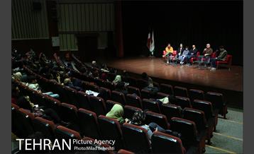 نشست نقد و بررسی فیلم لاک قرمز در فرهنگسرای ارسباران‎ 11