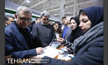 بازدید شهردار از بیستمین نمایشگاه دستاوردهای پژوهش، فناوری و فن بازار 13