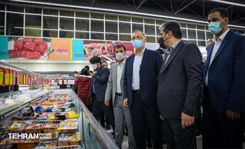 بازدید شهردار تهران از فروشگاه شهروند و میادین میوه تره بار 21