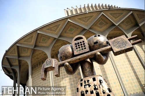 تئاتر شهر در چهل و هشتمین سالگرد گشایش 51