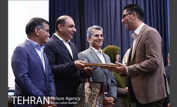 آیین رونمایی از نسخه جدید سامانه پژوهشیار 32