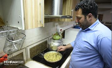 مرکز بهداشتی درمانی منطقه ۵ در لحظه افطار  23