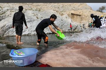 قالیشویی سنتی در چشمه علی 17