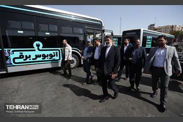 آیین بهره‌برداری از ۲۰۱ دستگاه اتوبوس برقی 51