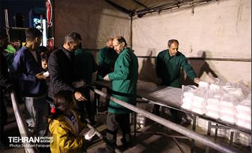 افطاری سیزدهم فروردین در بوستان لاله 28