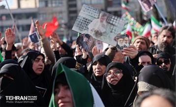 اجتماع مردم تهران در پی شهادت رهبر انقلاب - 1 53