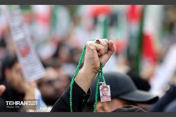 تشییع پیکر ۱۰۰ شهید مردمی و مدافع امنیت در تهران - 1 35
