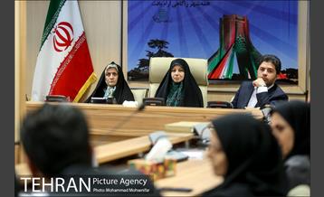 بازدید معاون برنامه ریزی و توسعه شهری از مرکز ارتباطات 11