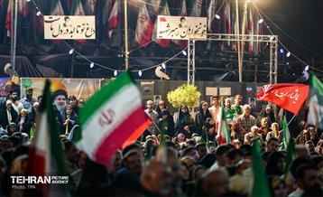 جشن ولادت حضرت زینب (س) در میدان انقلاب