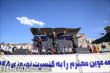 کنسرت نوروزی در عودلاجان 30
