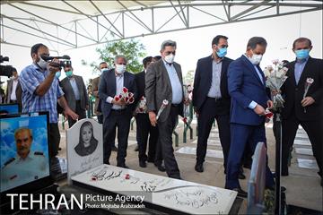 تقدیر از پرسنل تطهیرگر شاغل در بهشت زهرا(س) 32