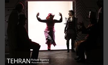 نمایش داستان یک عذرخواهی از آقای امانوئل‎ 20