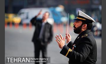 اجرای گروه موزیک به مناسبت سالگرد ورود امام خمینی (ره) 13